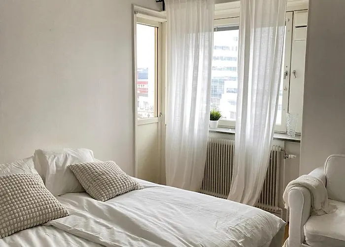 Central Chic Apartment In Central Stockholm